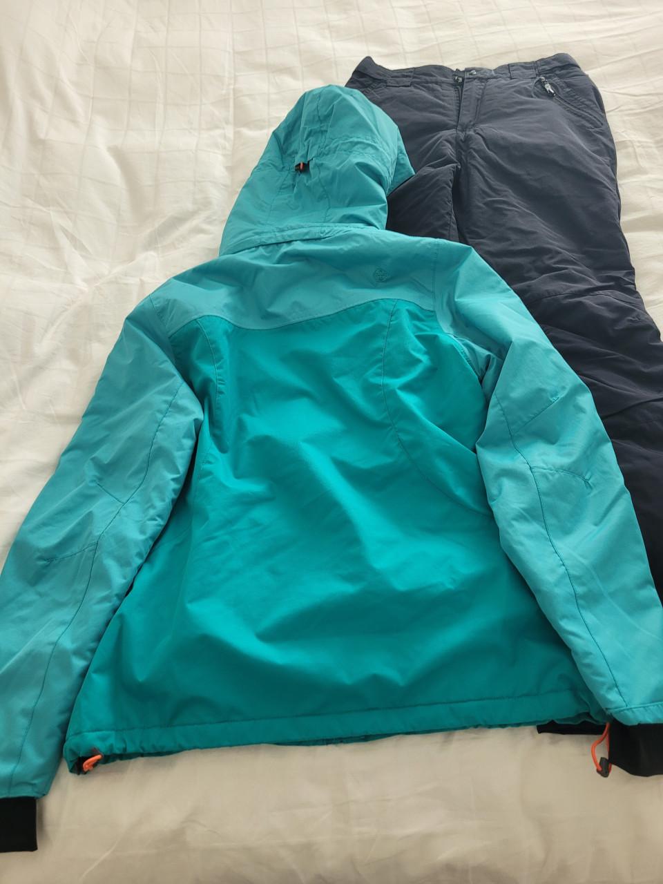 Leuke ski-outfit voor dames (jas en broek)