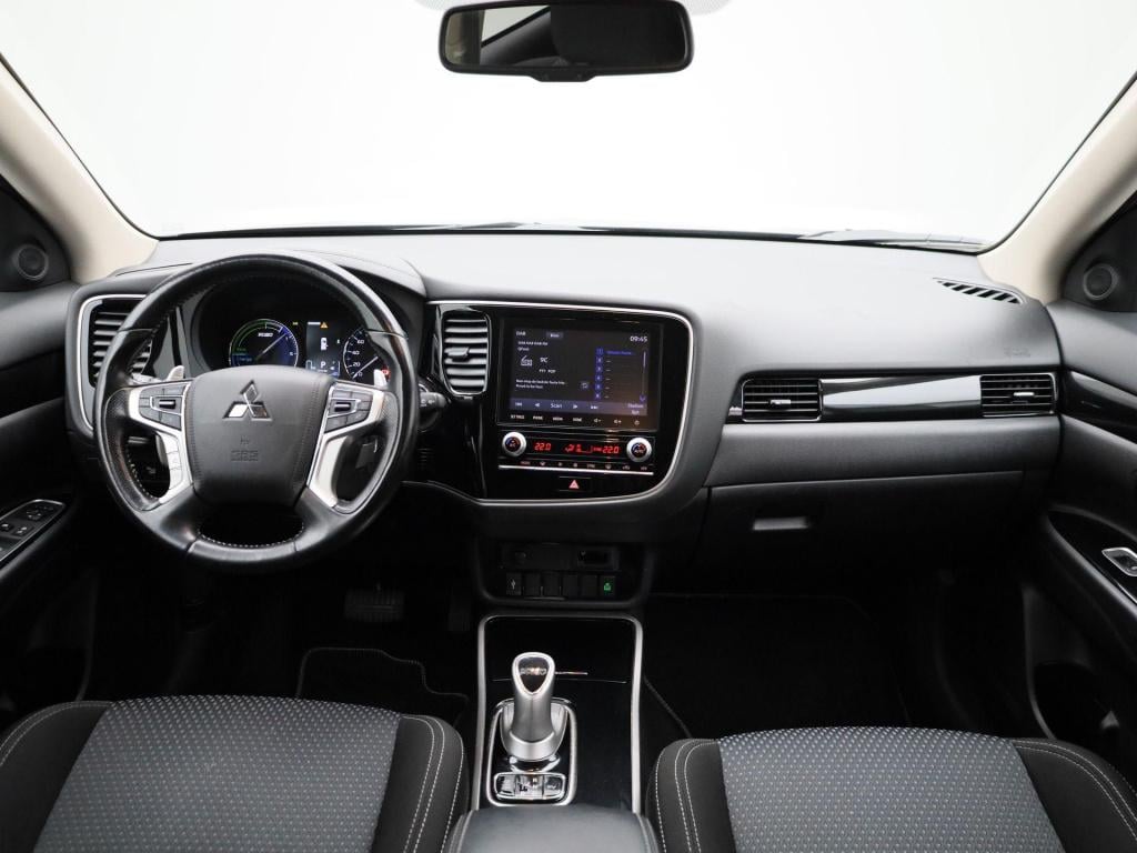 Mitsubishi Outlander 2.4 phev pure+ | automaat | stoel verwarming | dab | c