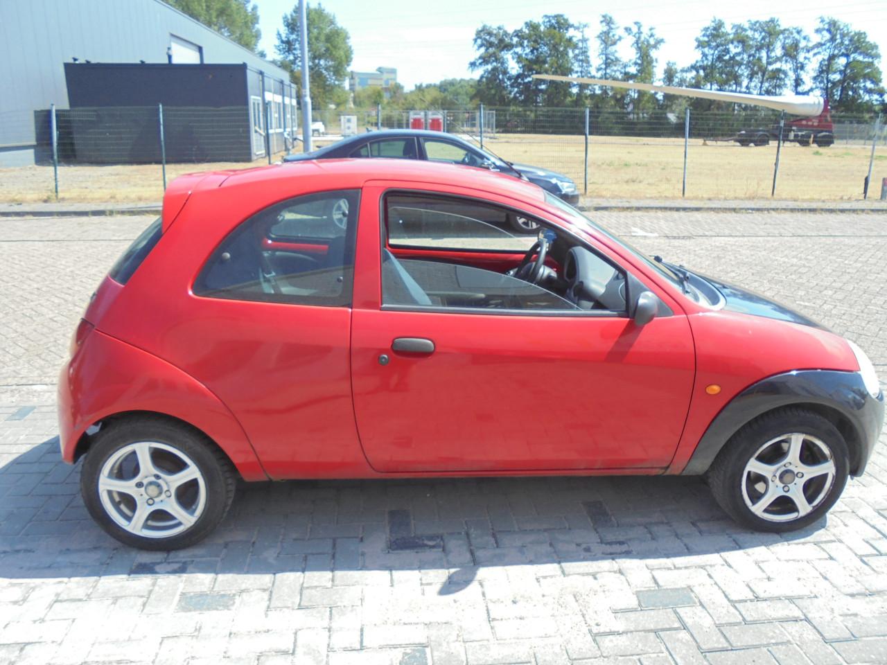 Zo meeneem auto Ka in de Cool & sound uitvoering 143.253 Km
