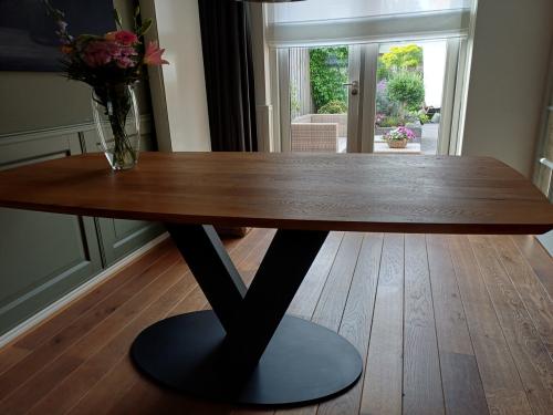Eetkamertafel