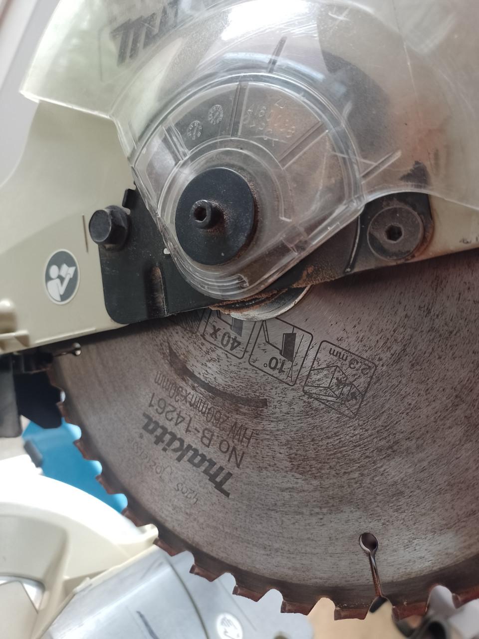 Makita Afkortzaag met onderstel