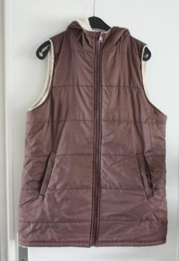 Bruine bodywarmer  gevoed en met capuchon  maat L