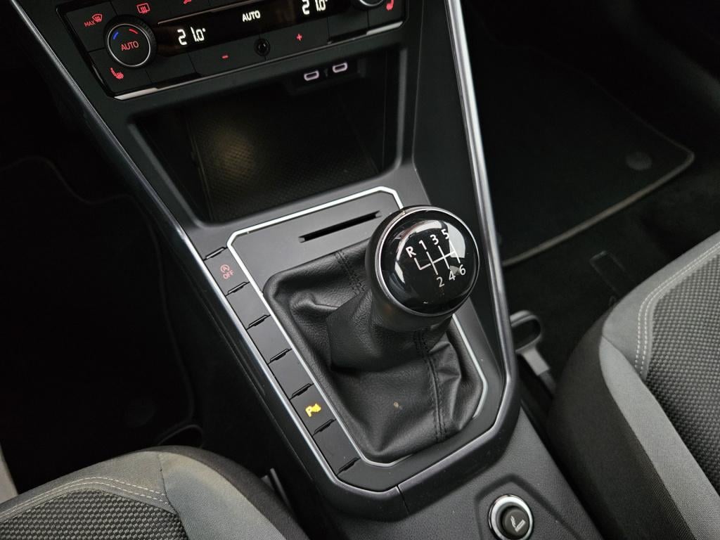 Volkswagen Polo 1.0 tsi | pdc | airco rijklaar inclusief 1 jaar bovag garan