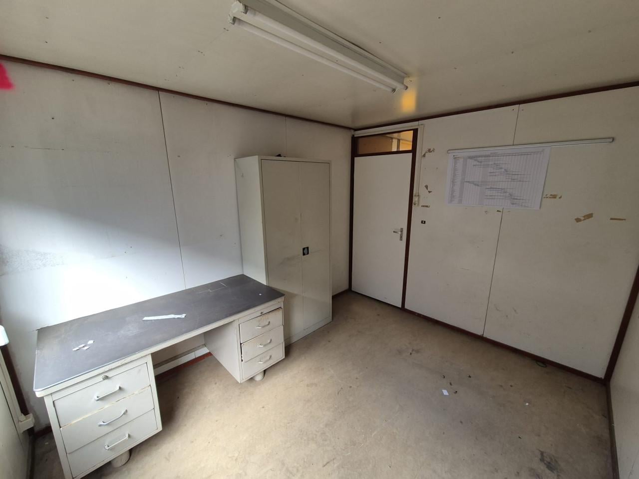 Kantoorunit / bouwkeet / woonunit met keuken en toilet 6x3m