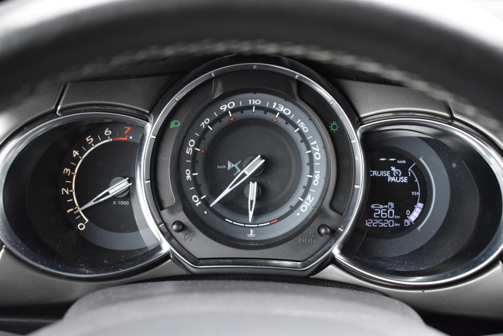 Ds Ds 3 1.2 puretech so chic | cruise control | climate control | navigatie