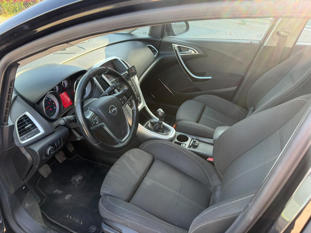 Opel astra bj 2010  1750 euro