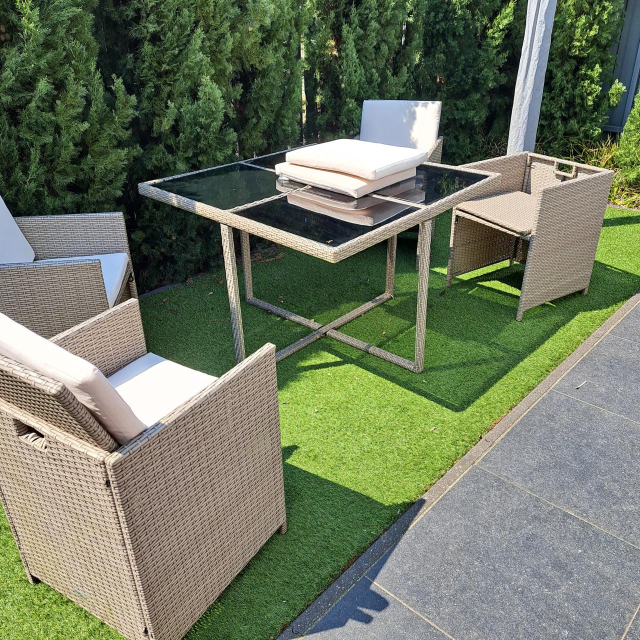 Tuinset  v/a     80    EURO