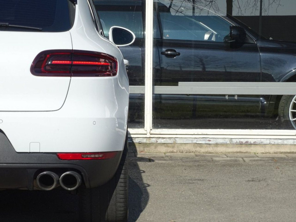 Porsche Macan 2.0 sport design | 21" | pano | pasm | dealer ond.