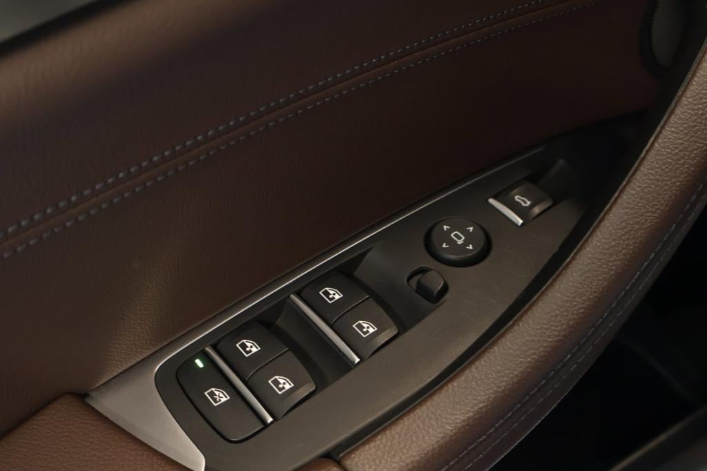 BMW X3 xdrive20i high executive nl auto, pano, trekhaak, stoelverw, led, el