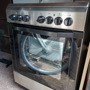 Elektrische oven met elektrisch ceran kookplaat