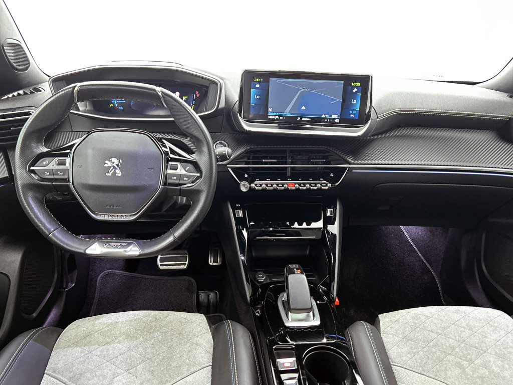 Peugeot E-2008 ev gt pack 50 kwh | rijklaar | trekhaak | panorama dak | sto