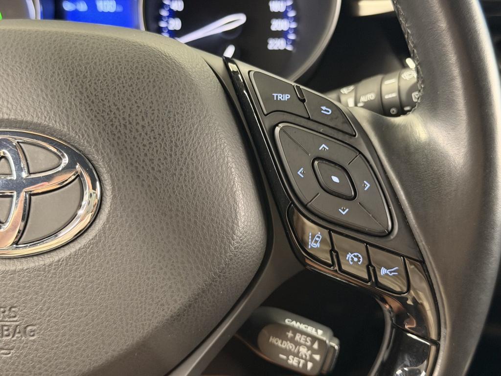 Toyota C-hr 1.8 hybrid executive