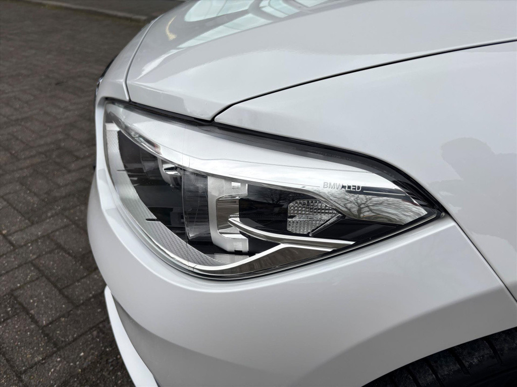 BMW 1 Serie (f20) 118i 136pk aut steptronic sport line | unieke km stand|ri