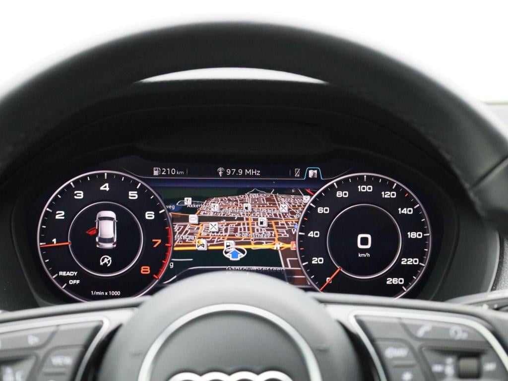 Audi Q2 35 tfsi pro line | panoramadak | stoelverwarming | leder | camera |