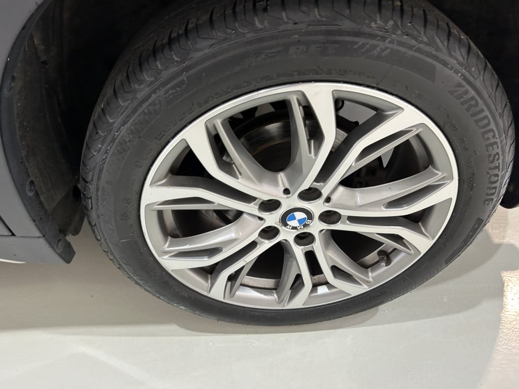 BMW X1 sdrive18i high executive