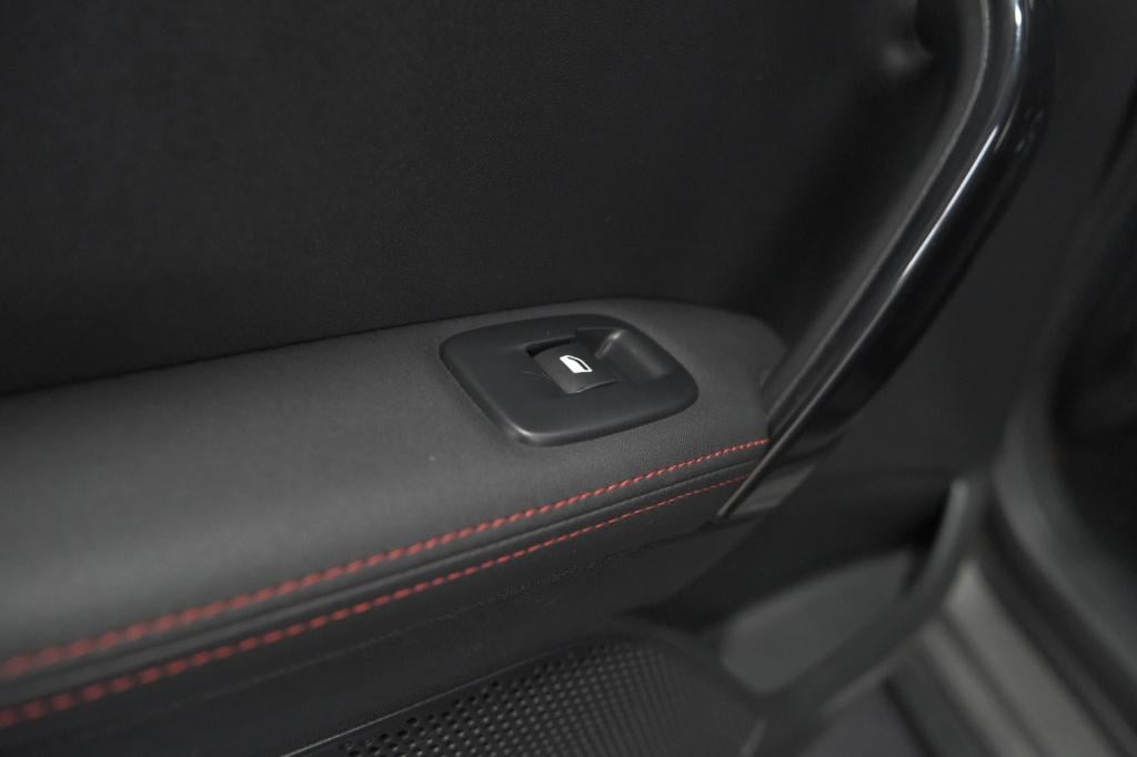 Peugeot 2008 puretech 130 gt-line | allseason banden | panoramadak | apple 