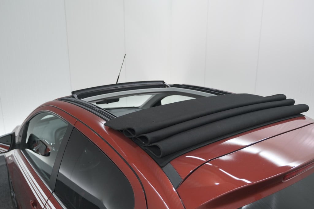 Peugeot 108 1.0 e-vti allure top! | elektrisch vouwdak | trekhaak | camera 