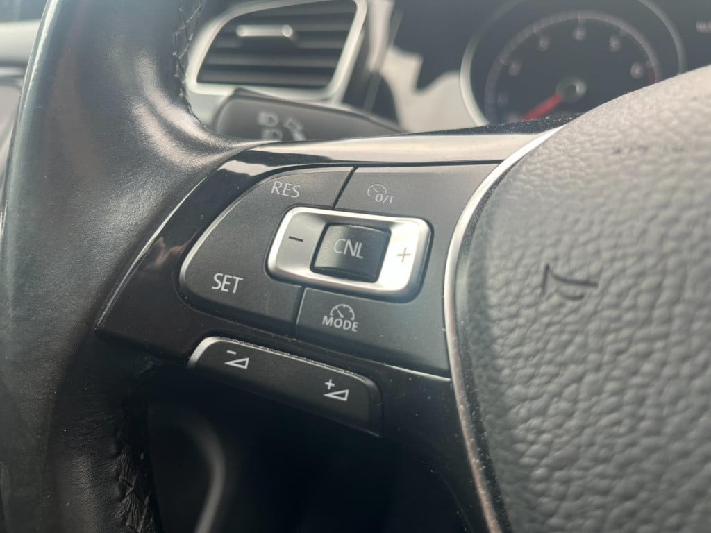 Volkswagen Golf 1.2 tsi highline | orig nl. | navi | luxe