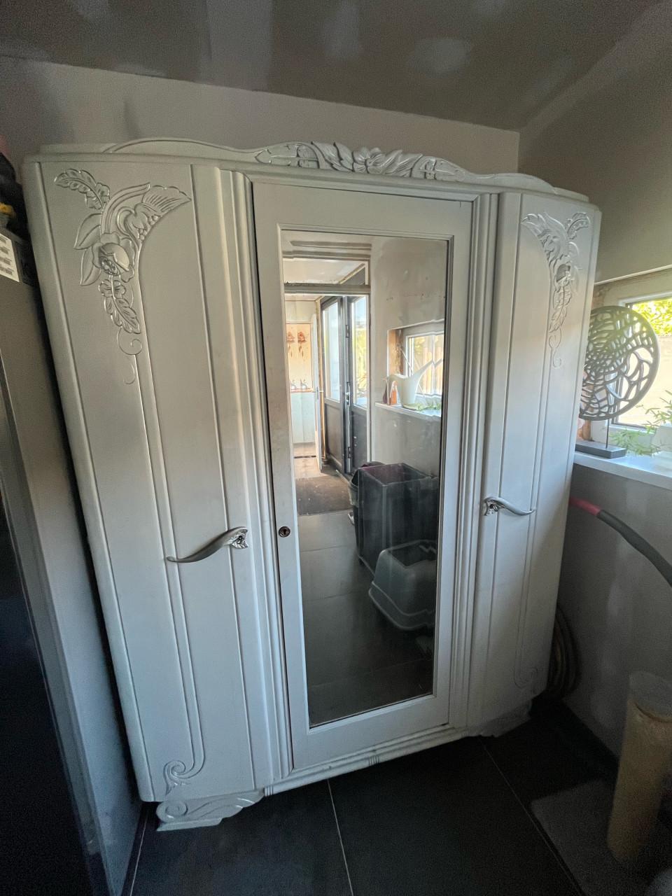 Opgeknapte antieke kast