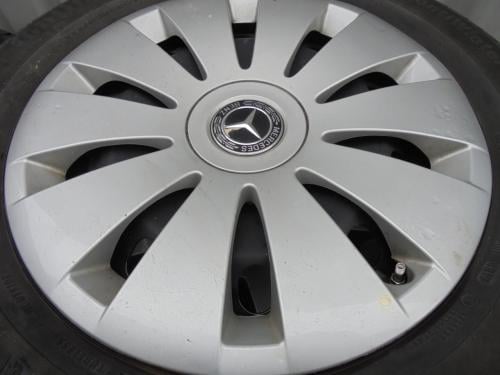 Winterbanden set Continental 215/60R17op stalen velg komen van Mercedes GLA