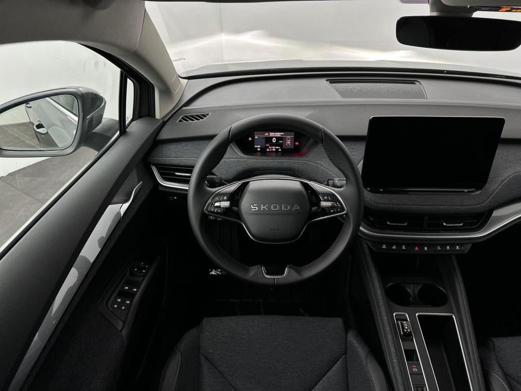 Skoda Elroq business edition tour elektromotor 150 kw / 204 pk