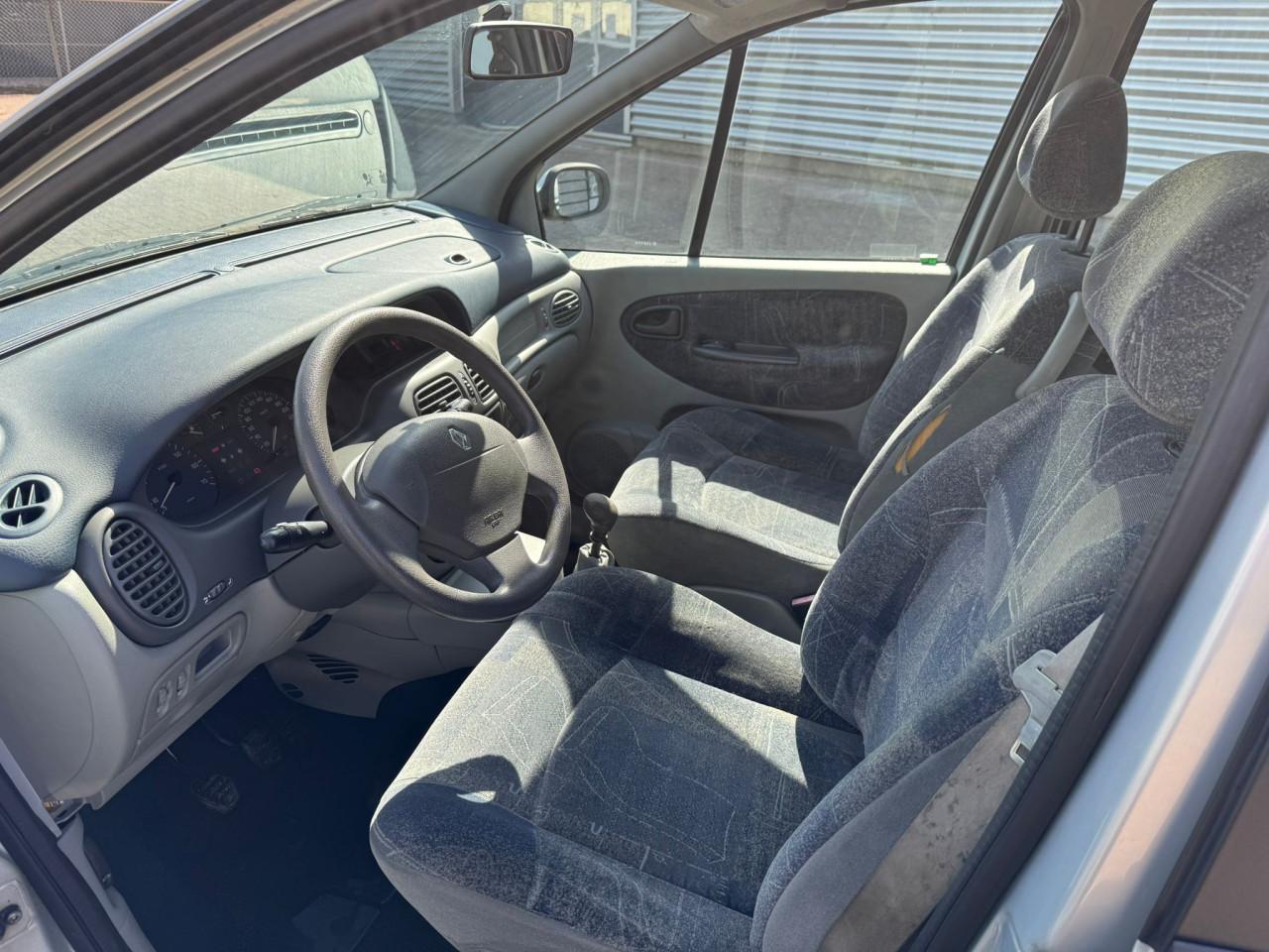 Renault senic  bj 2000  1400 euro