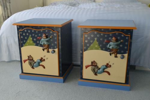 Unieke handbeschilderde nachtkastjes