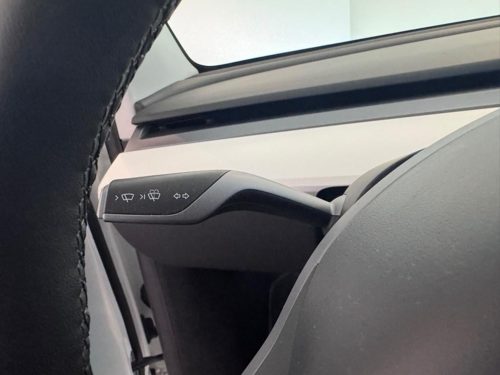 Tesla Model Y rwd 58 kwh / soh 98%