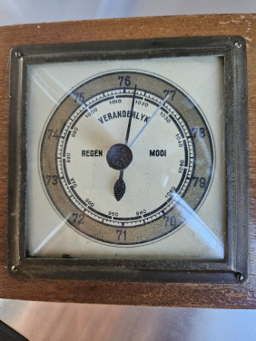 Mooi jaren 50 barometer en thermometer in werkende staat...