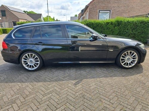 BMW 325d Touring