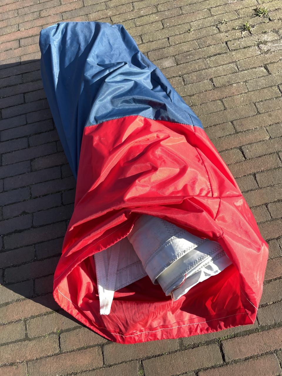 Diverse spinnakers, gennaker en genua