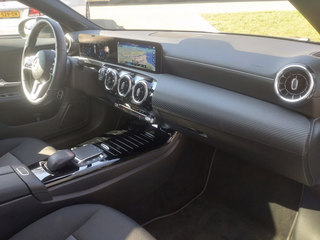 Mercedes-Benz Cla shooting brake 180 business sol. | automaat