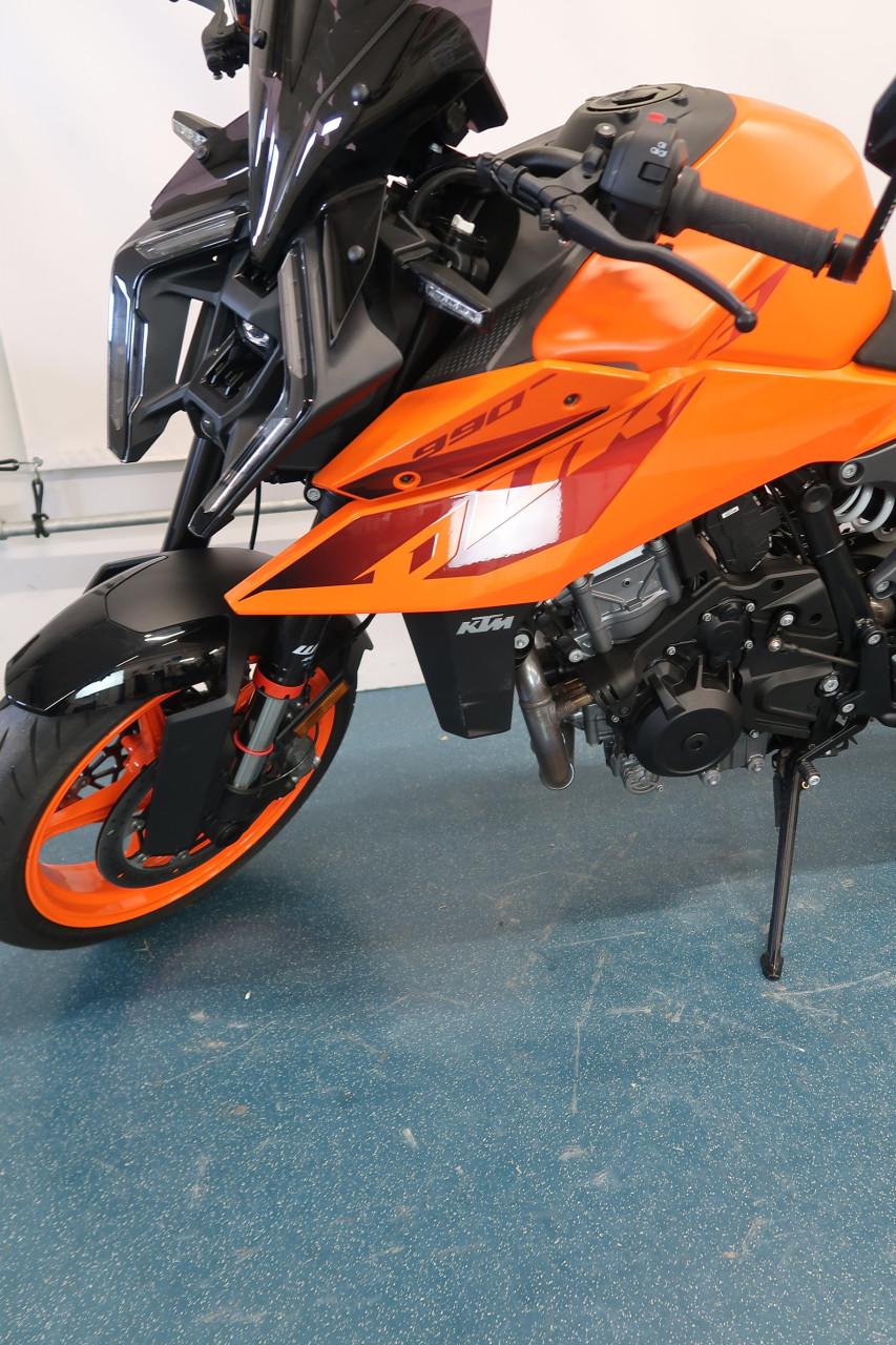 KTM 990 Duke 2024 in nieuwstaat slecht 1900km