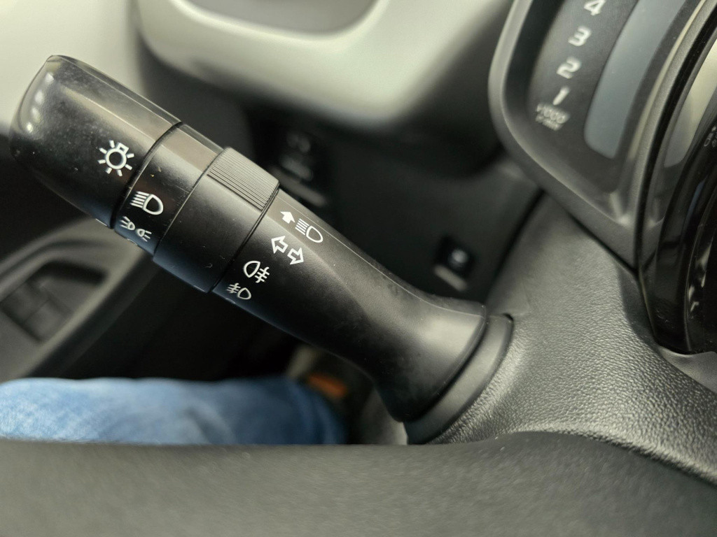 Toyota Aygo occasion met parkeercamera en weinig km | tweedehands toyota ay