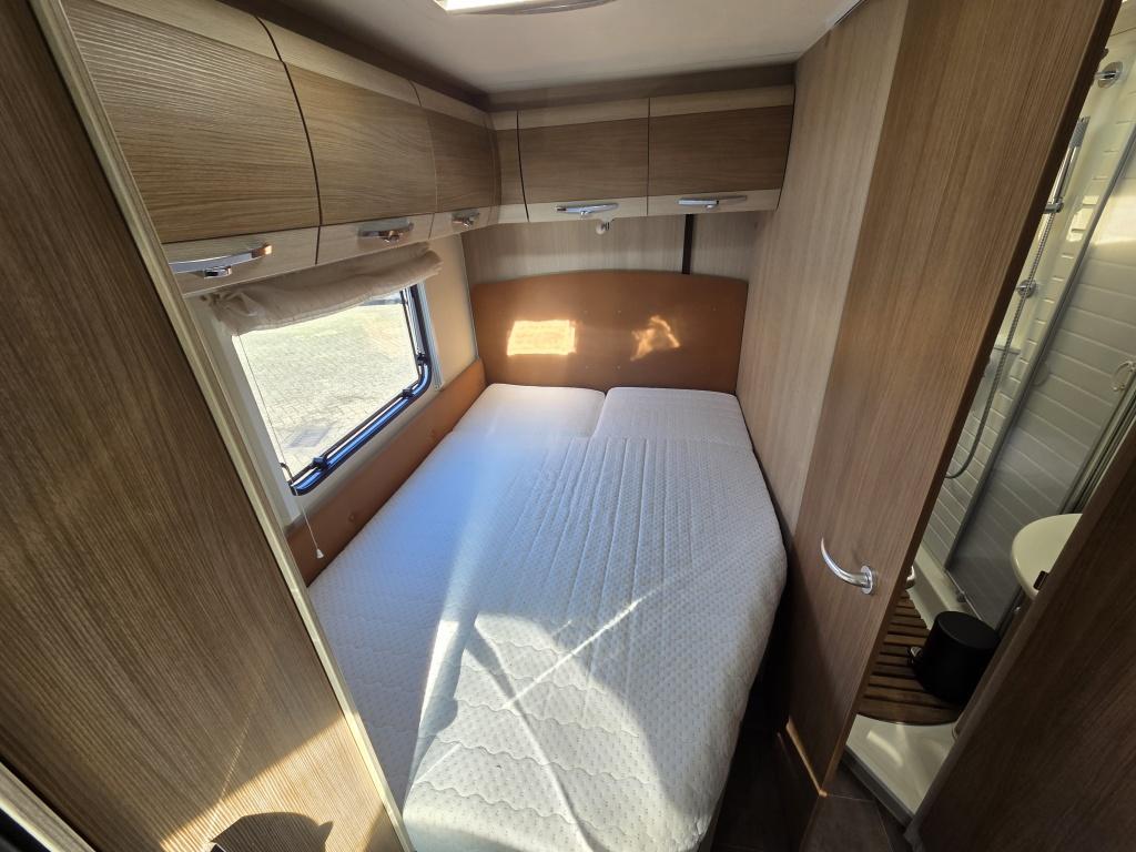 Burstner Onbekend but660 luifel | keuken | omvormer | toilet en douche | ru