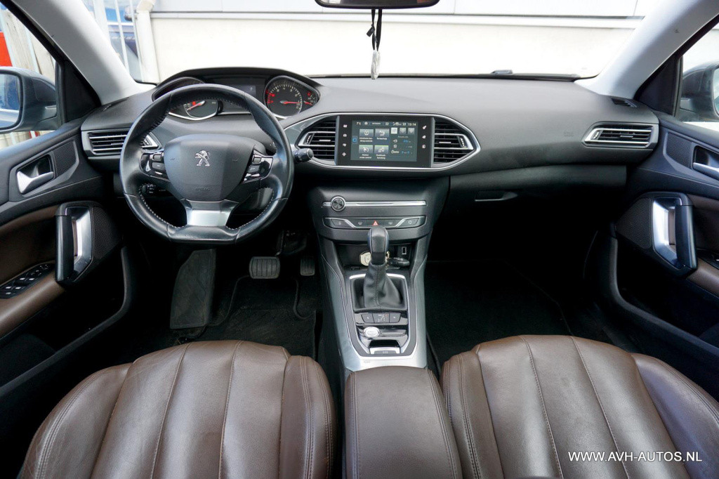 Peugeot 308 sw 1.2 puretech blue lease premium automaat