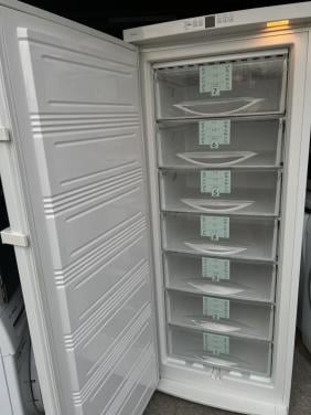 Liebherr vrieskast 165x65 cm. Vriezer inhoud 307 liter klasse A++