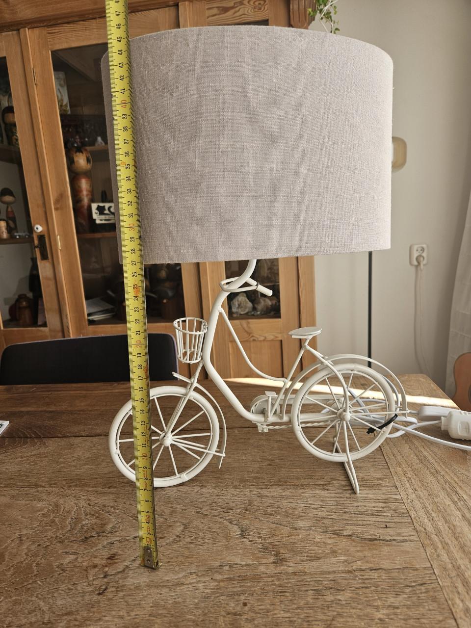 Leuke orginele lamp  uitgevoerd in fietsvorm, fietslamp