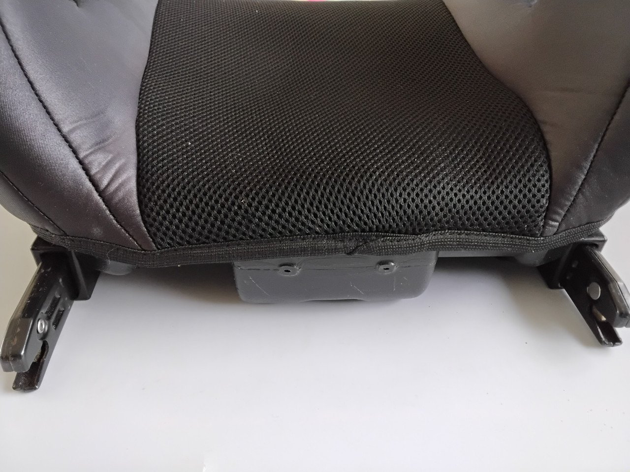 TITANIUM BABY STOELVERKLEINER