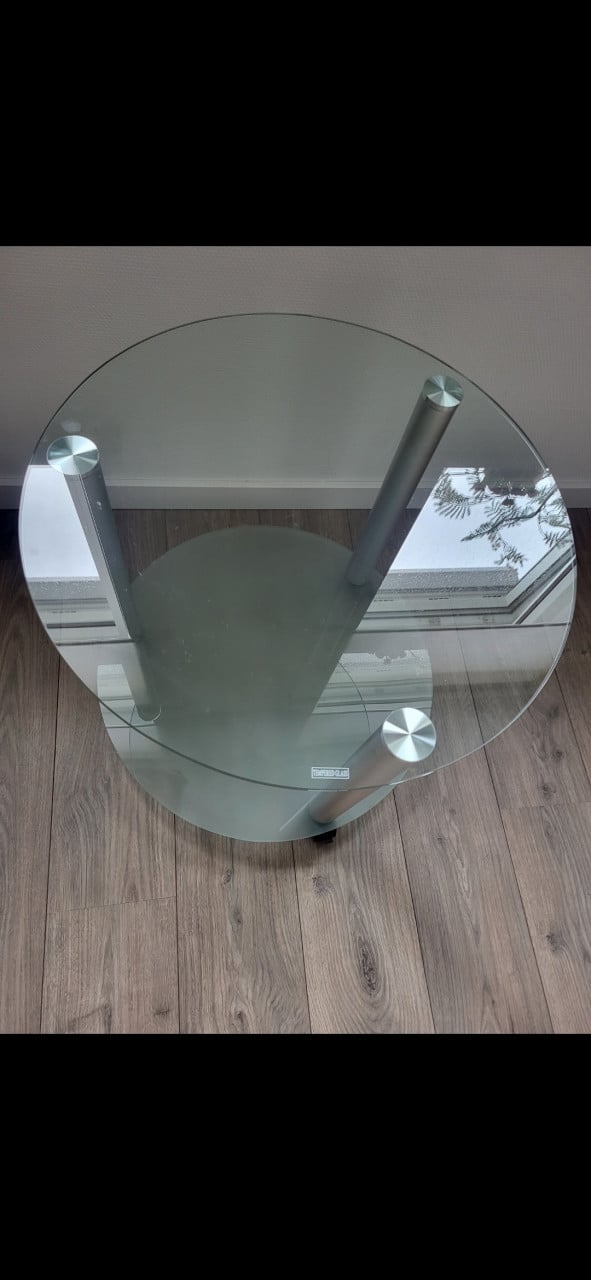 Ronde glazen (bijzet) tafel
