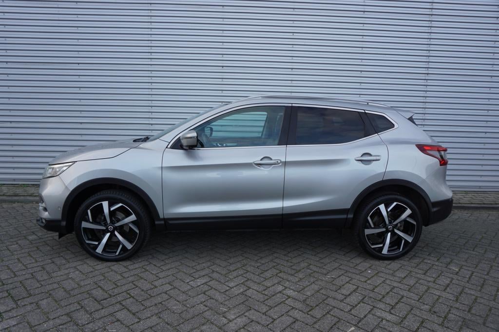 Nissan Qashqai 1.2 tekna panoramadak / navi / cruise / lm velgen / 360 came