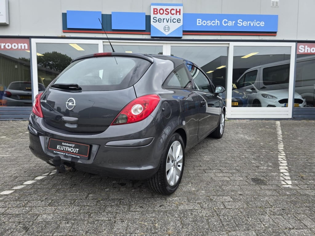 Opel Corsa 1.2-16v anniversary edition