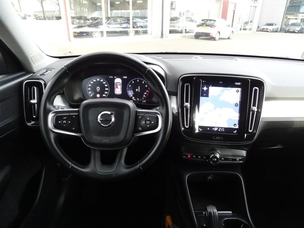 Volvo XC40 2.0 t4 momentum