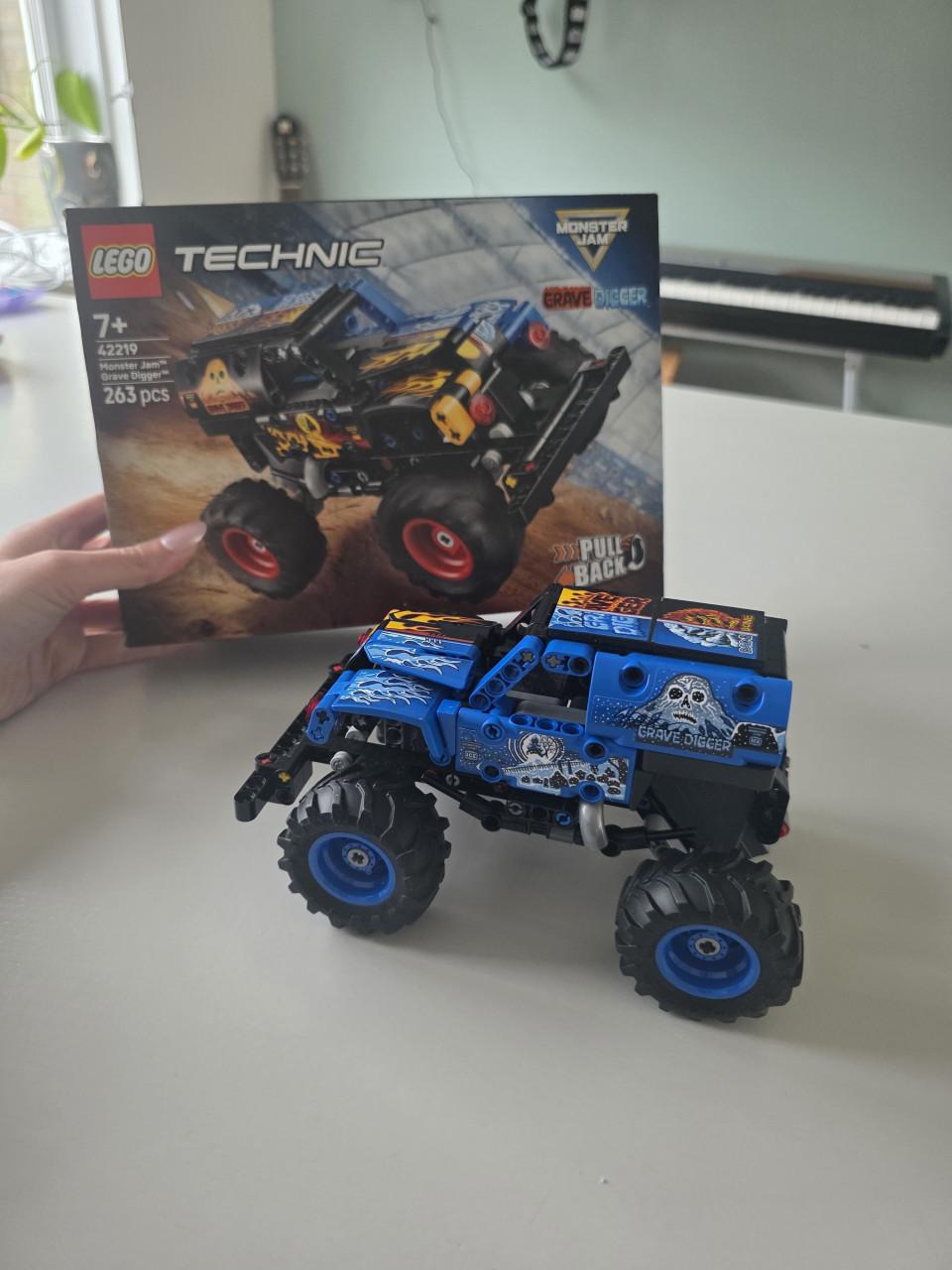 Lego technic monster jam grave digger