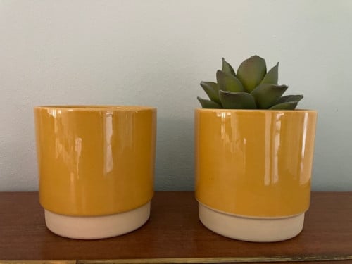 Set van 2 bloempotten  Gina Da Eno Duo geel NIEUW 10 x 11 cm.
