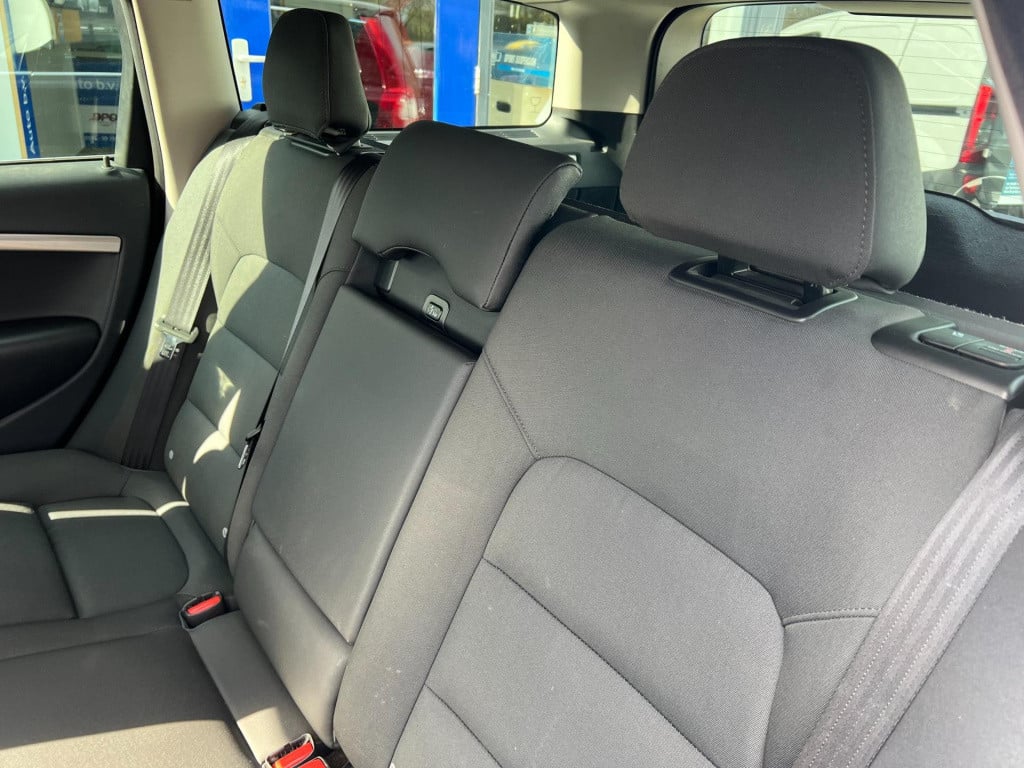 Volvo V70 1.6 d2 kinetic, trekhaak, navi, parkeersensoren enz...