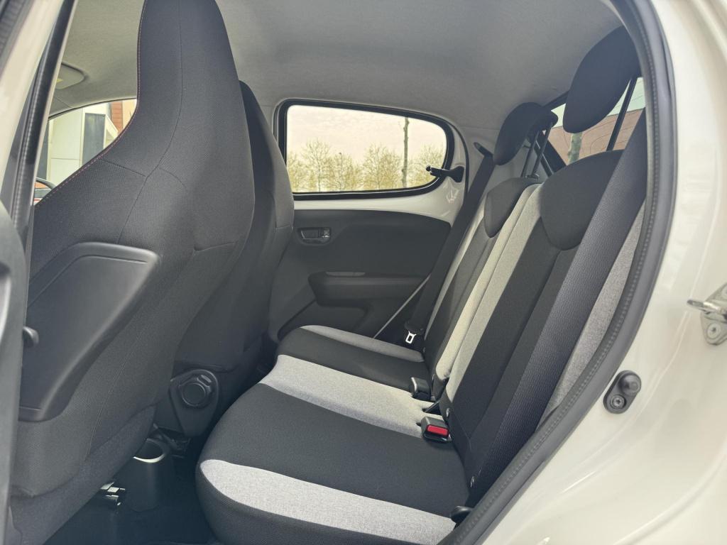 Citroen C1 1.0 e-vti shine navigatie + park. sensor, nl-auto!