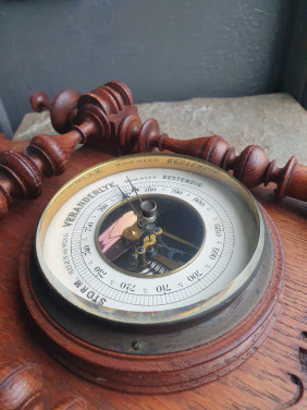 Prachtige Weerstation uit het Wilhelminische tijdperk (1900)..