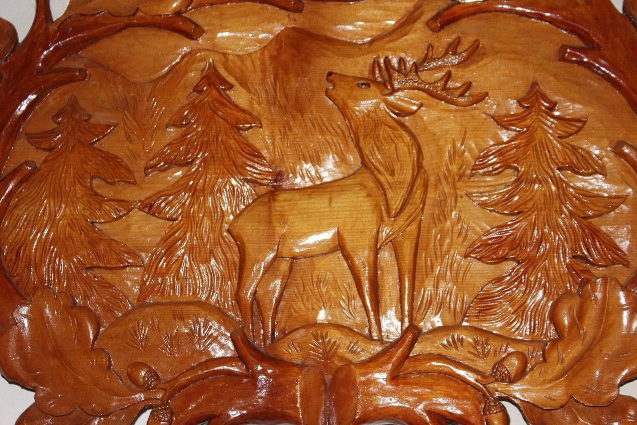 Houten wandtableau "Burlend hert"