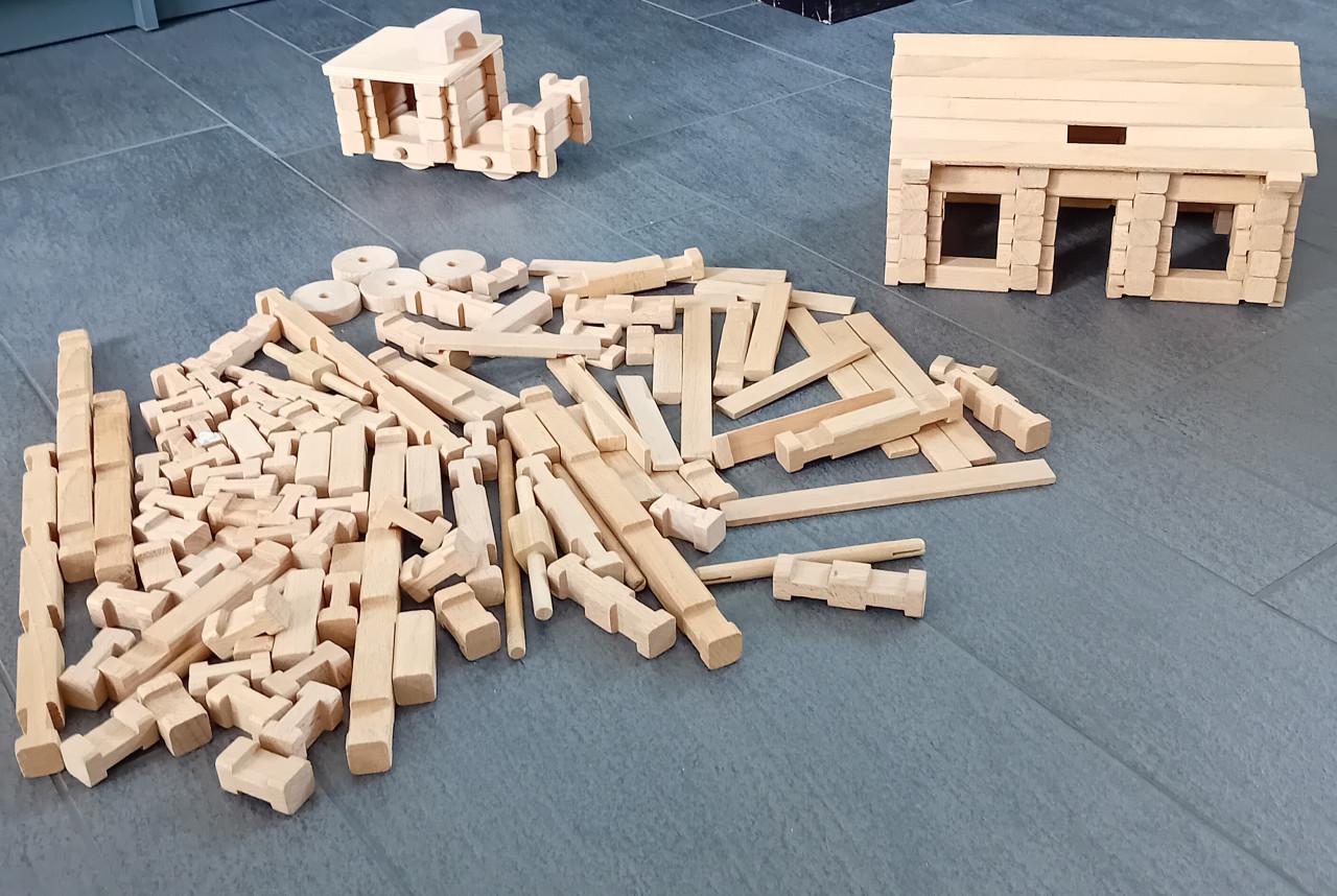 Opbergbox met houten blokken